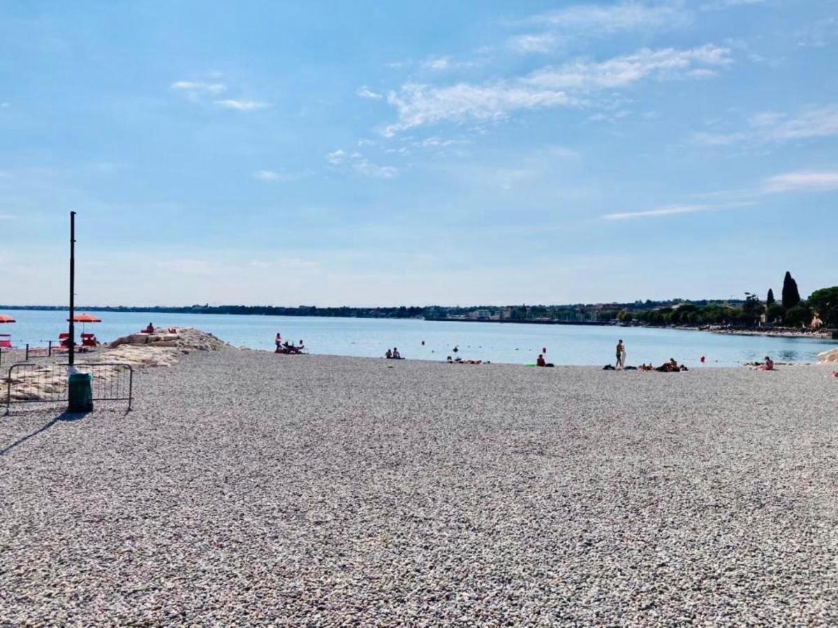 Appartamento Anna Sul Lago Di Garda - Citycenter 데센자노델가르다 외부 사진